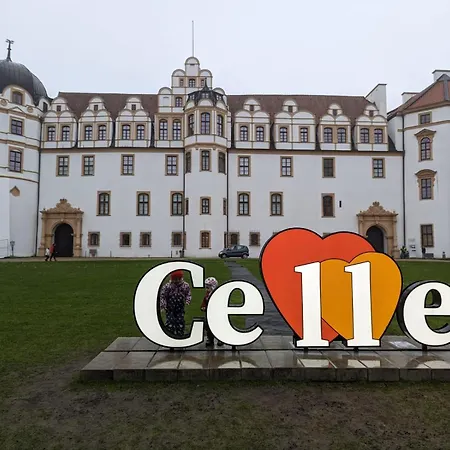 Moderne Fuer Bis Zu 6 Personen - Netflix, Ps4, Zentrumsnaehe Und Mehr In Apartment
